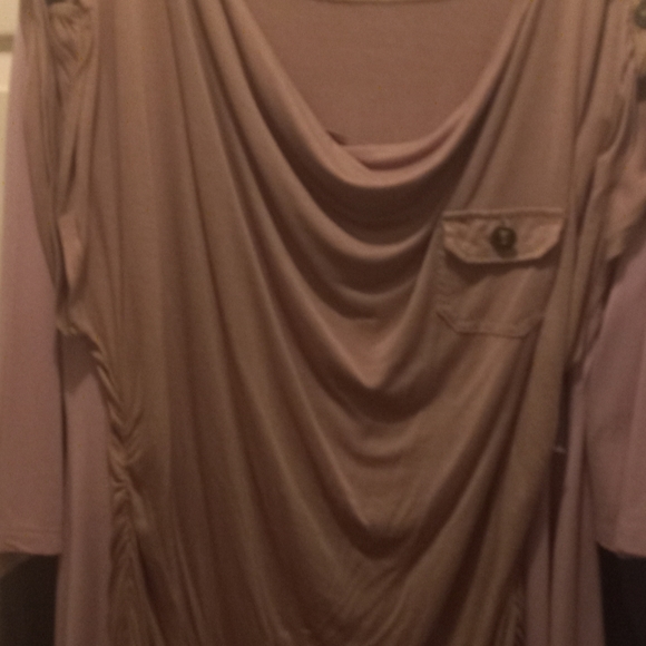 Tops - Picture 5 of 10